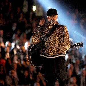 Justin Bieber sur scène lors de la 58e cérémonie des Grammy Awards au Staples Center de Los Angeles, le 15 février 2016.