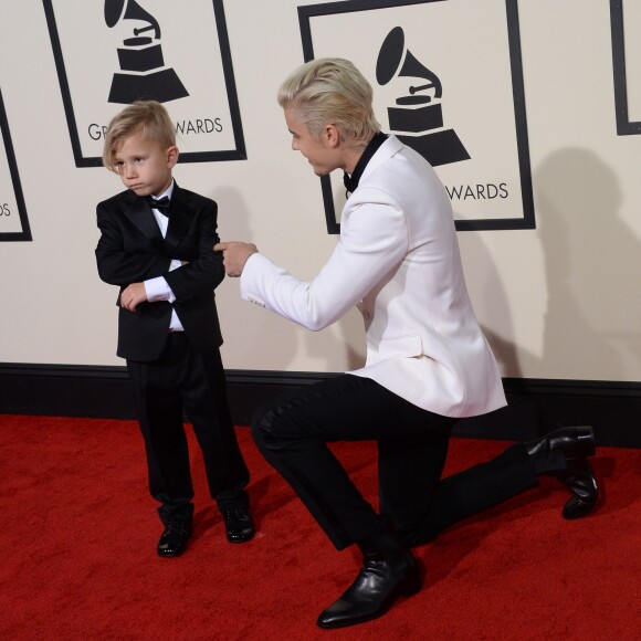 Justin Bieber et son petit frère Jaxon lors de la 58e cérémonie des Grammy Awards au Staples Center de Los Angeles, le 15 février 2016.