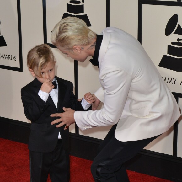 Justin Bieber et son petit frère Jaxon lors de la 58e cérémonie des Grammy Awards au Staples Center de Los Angeles, le 15 février 2016.