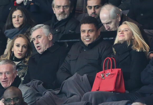 Carlo Ancelotti et sa femme Mariann Barrena, Ronaldo et Celina Locks lors de la rencontre entre le PSG et Chelsea en 8e de finale de la Ligue des champions, au Parc des Princes à Paris le 16 février 2016 © Cyril Moreau