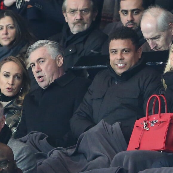 Carlo Ancelotti et sa femme Mariann Barrena, Ronaldo et Celina Locks lors de la rencontre entre le PSG et Chelsea en 8e de finale de la Ligue des champions, au Parc des Princes à Paris le 16 février 2016 © Cyril Moreau