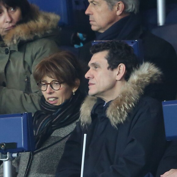 Marc Lavoine lors de la rencontre entre le PSG et Chelsea en 8e de finale de la Ligue des champions, au Parc des Princes à Paris le 16 février 2016 © Cyril Moreau