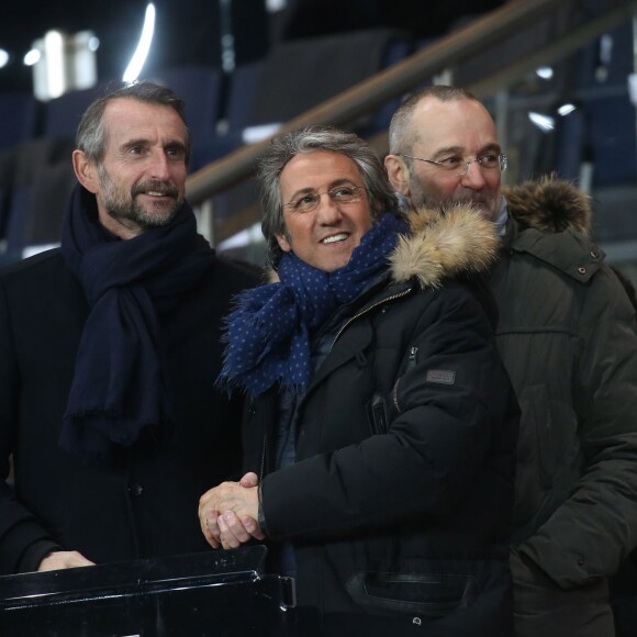 Jean-Claude Blanc, Richard Anconina lors de la rencontre entre le PSG et Chelsea en 8e de finale de la Ligue des champions, au Parc des Princes à Paris le 16 février 2016 © Cyril Moreau