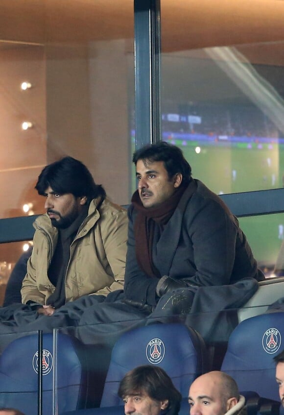 L'émir du Qatar et propriétaire du PSG Hamad ben Khalifa Al Thani lors de la rencontre entre le PSG et Chelsea en 8e de finale de la Ligue des champions, au Parc des Princes à Paris le 16 février 2016 © Cyril Moreau