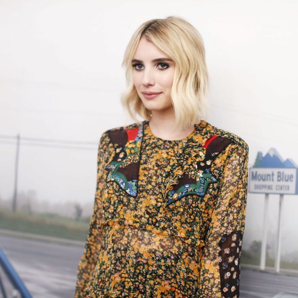 Emma Roberts assiste au défilé Coach (collection automne-hiver 2016-2017) à l'Hudson River Park. New York, le 16 février 2016.