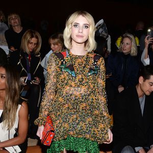 Emma Roberts assiste au défilé Coach (collection automne-hiver 2016-2017) à l'Hudson River Park. New York, le 16 février 2016.