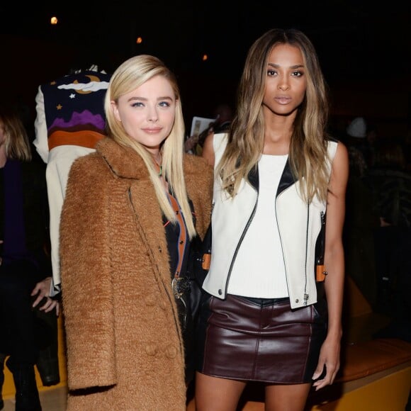 Chloe Grace Moretz et Ciara assistent au défilé Coach (collection automne-hiver 2016-2017) à l'Hudson River Park. New York, le 16 février 2016.