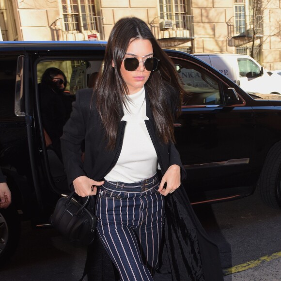 Kendall Jenner dans les rues de New York lors de la fashion week, le 18 février 2016.