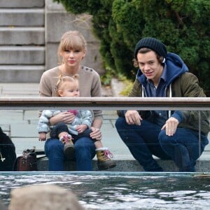 Harry Styles et Taylor Swift se promenent a Central Park a New York, le 2 decembre 2012.