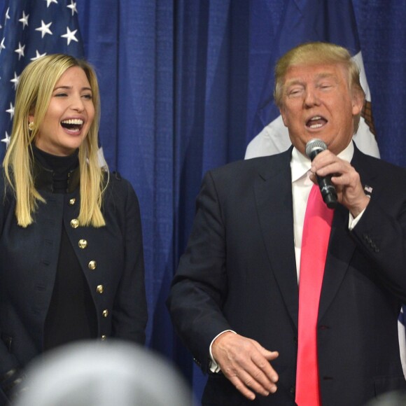 Donald Trump avec sa fille Ivanka et son gendre Jared Kushner durant un meeting de campagne dans l'Iow, le 31 janvier 2016.