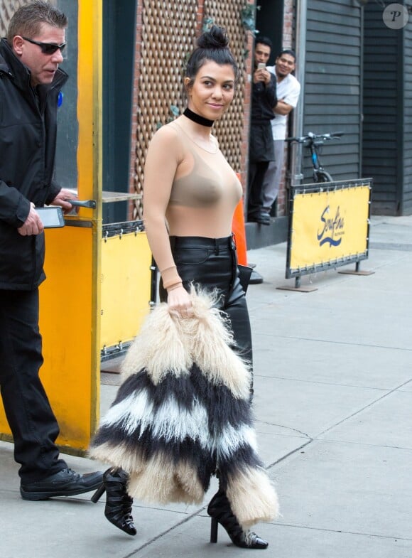 Kourtney Kardashian à la sortie d'un restaurant dans le quartier de downtown à New York, le 10 février 2016