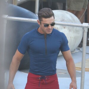 Zac Efron sur le tournage de 'Baywatch' (Alerte à Malibu) à Boca Raton à Palm Beach en Floride, le 22 février 2016