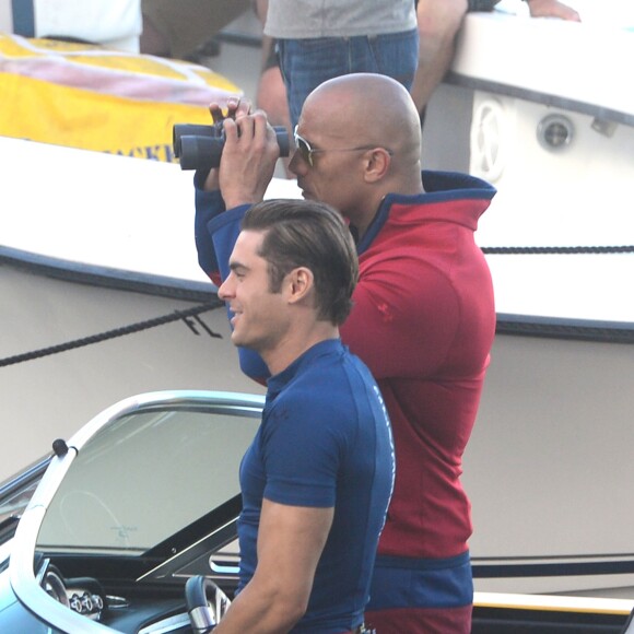 Zac Efron et Dwayne Johnson sur le tournage de 'Baywatch' (Alerte à Malibu) à Boca Raton à Palm Beach en Floride, le 22 février 2016