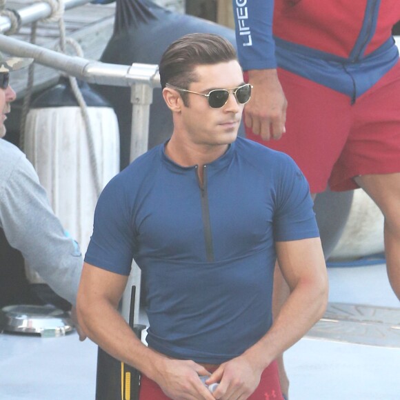 Zac Efron sur le tournage de 'Baywatch' (Alerte à Malibu) à Boca Raton à Palm Beach en Floride, le 22 février 2016