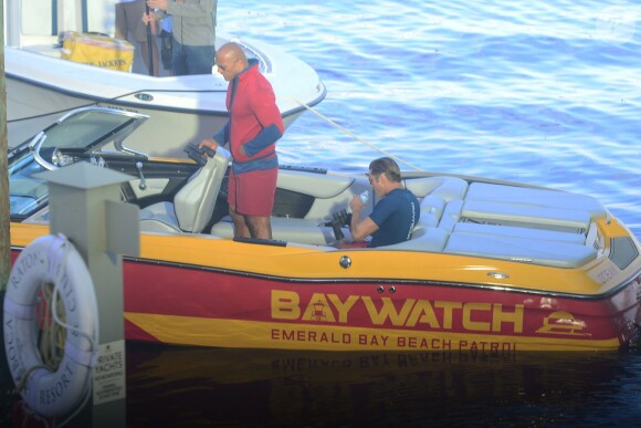 Zac Efron et Dwayne Johnson sur le tournage de 'Baywatch' à Boca Raton à Palm Beach en Floride, le 22 février 2016 © CPA/Bestimage22/02/2016 - Palm Beach