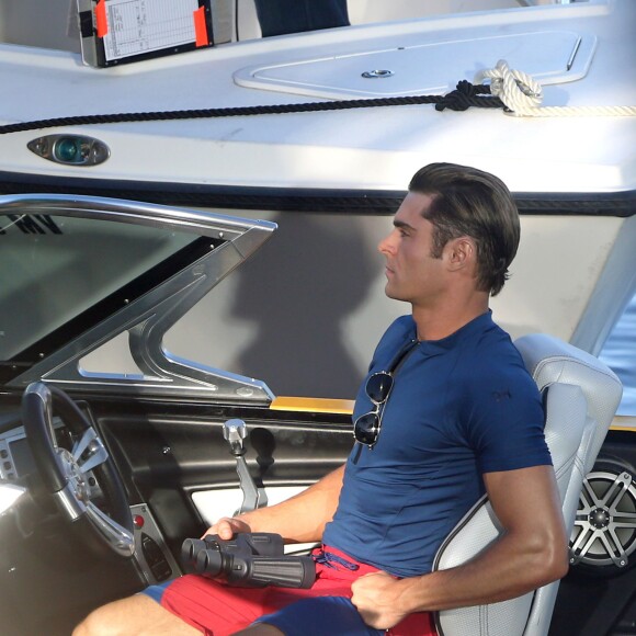 Zac Efron sur le tournage de 'Baywatch' (Alerte à Malibu) à Boca Raton à Palm Beach en Floride, le 22 février 2016