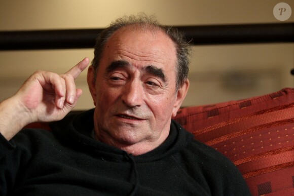 Exclusif - Richard Bohringer et sa fille Romane posent à l'hôtel Best Western à Saint-Raphaël le 14 avril 2015.