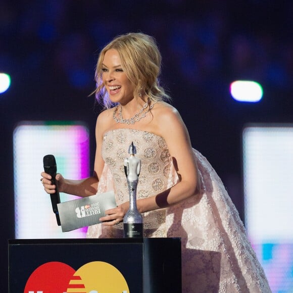 Kylie Minogue - Cérémonie des BRIT Awards 2016 à l'O2 Arena à Londres, le 24 février 2016.