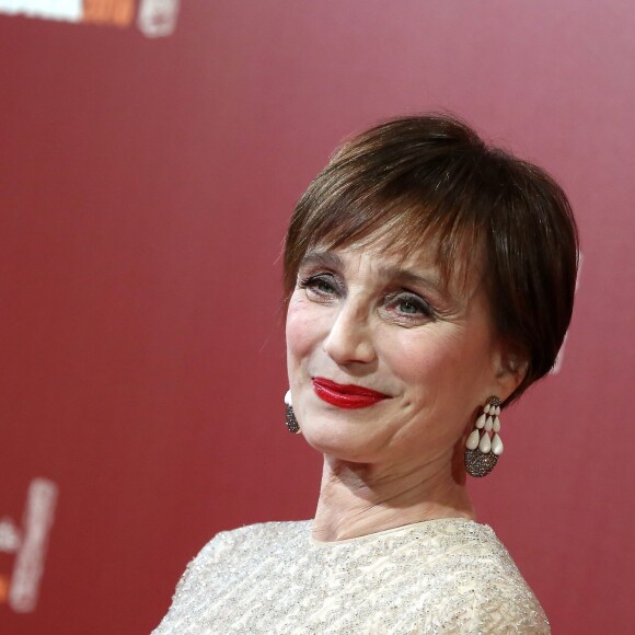 Kristin Scott Thomas (bijoux De Grisogono) - Photocall lors de la 41ème cérémonie des Cesar au théâtre du Châtelet à Paris, le 26 février 2016. © Borde-Jacovides/Bestimage