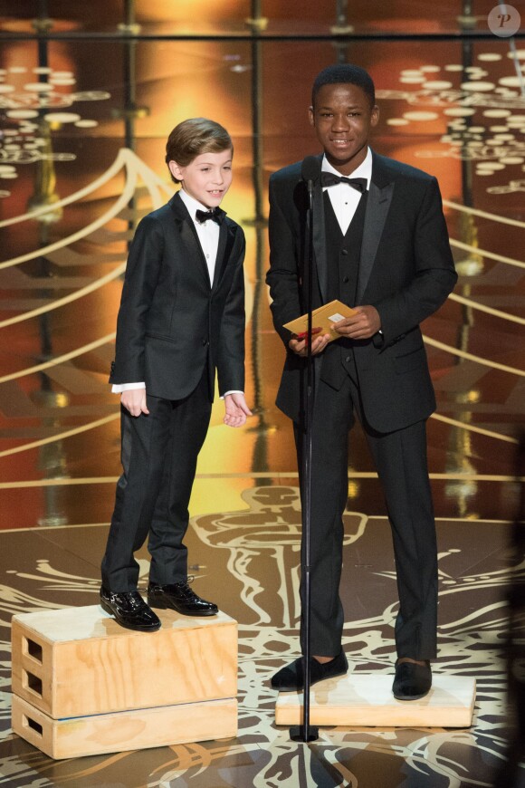 Jacob Tremblay et Abraham Attah pendant la cérémonie des Oscars au Dolby Theatre le 28 février 2016.