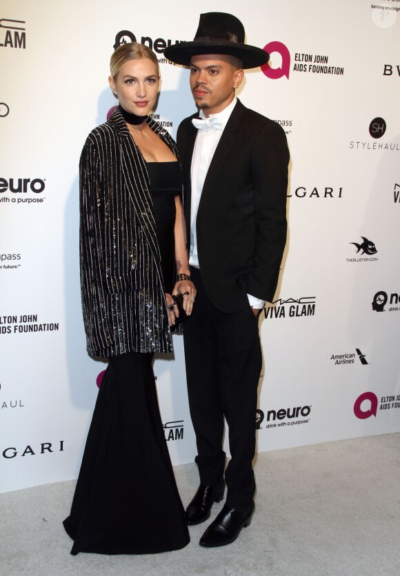 Ashlee Simpson et son mari Evan Ross - People à la soirée Elton John AIDS foundation 2016 à West Hollywood Park à West Hollywood. Le 28 février 2016