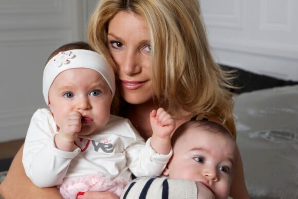 Exclusif - Lola Marois et ses adorables jumeaux Jules et Bella. 