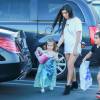 Exclusif - Kourtney Kardashian et ses enfants Mason et Penelope quittent le magasin Toys"R"Us à Calabasas. Le 29 février 2016.