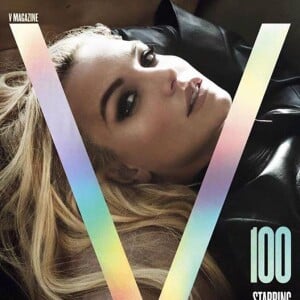 Britney Spears, sexy, en couverture de V magazine pour sa 100e édition. Mars 2016