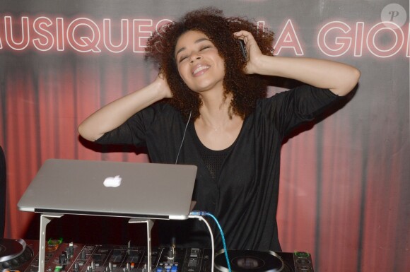 Exclusif - Aurélie Konaté - Soirée "Les musiques de la Gioia" au restaurant de la Gioia à Paris le 3 mars 2016. © Rachid Bellak/Bestimage