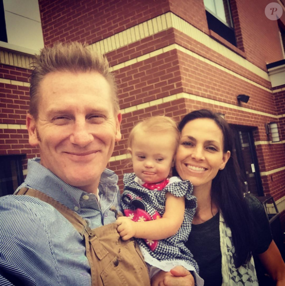 Joey Feek est morte à 40 ans le 4 mars 2016. La chanteuse country / gospel, épouse de Rory Feek avec qui elle formait le duo Joey + Rory et mère d'une petite Indiana, se savait condamnée depuis plusieurs mois par un cancer en phase terminale. Instagram Rory Feek. Photo Instagram Rory Feek.