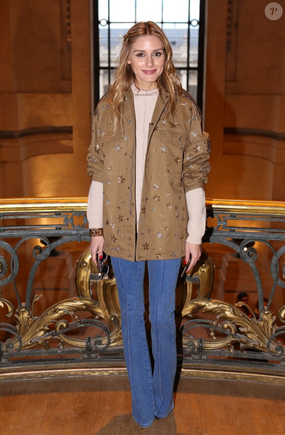 Olivia Palermo - Défilé Akris (collection automne-hiver 2016/2017) au Grand Palais. Paris, le 6 mars 2016.