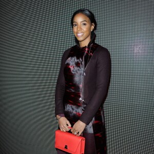 Kelly Rowland - Défilé Akris (collection automne-hiver 2016/2017) au Grand Palais. Paris, le 6 mars 2016.