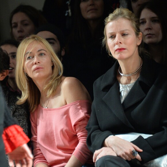 Emmanuelle Béart, Karin Viard - People au défilé de mode Paul & Joe collection prêt-à-porter Automne Hiver 2016/2017 lors de la fashion week à Paris, le 8 mars 2016. © CVS/Veeren/Bestimage