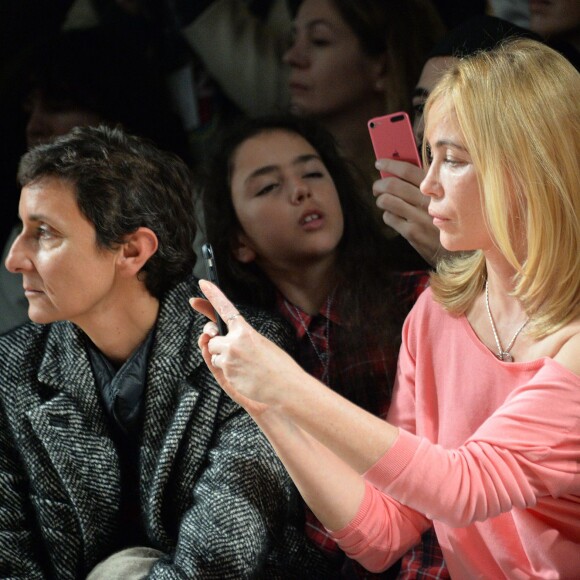 Valérie Boukobza, Emmanuelle Béart, Karin Viard - People au défilé de mode Paul & Joe collection prêt-à-porter Automne Hiver 2016/2017 lors de la fashion week à Paris, le 8 mars 2016. © CVS/Veeren/Bestimage