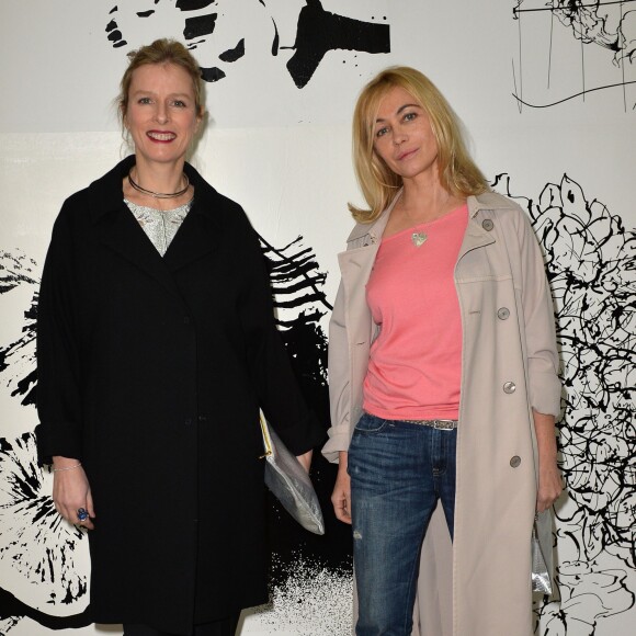 Emmanuelle Béart, Karin Viard - People au défilé de mode Paul & Joe collection prêt-à-porter Automne Hiver 2016/2017 lors de la fashion week à Paris, le 8 mars 2016. © CVS/Veeren/Bestimage