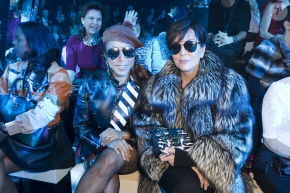 Marjorie Harvey et Kris Jenner - Défilé Louis Vuitton (collection automne-hiver 2016/2017) à la Fondation Louis Vuitton. Paris, le 9 mars 2016.