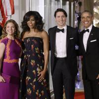 Dîner d'État : Michelle Obama sublime, grande première pour ses filles !