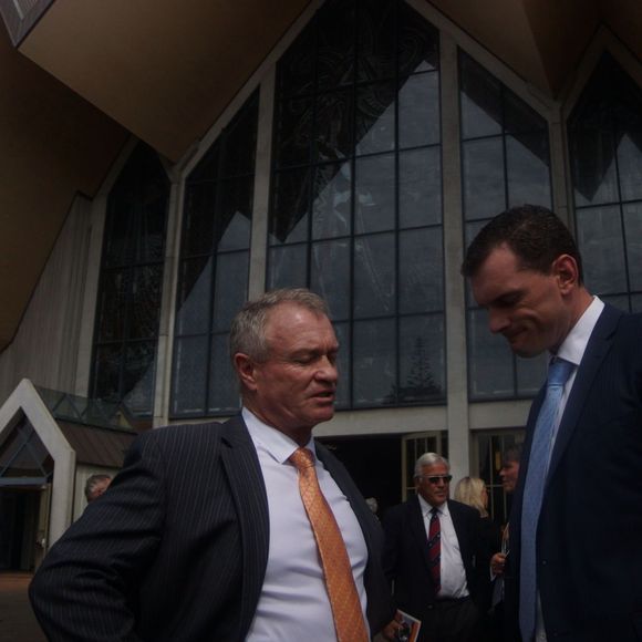 Ian Smith et Kyle Mills - Russell Crowe aux obsèques de son cousin Martin Crowe, décédé à l'âge de 53 ans, à Auckland en Nouvelle-Zélande, le 11 mars 2016.