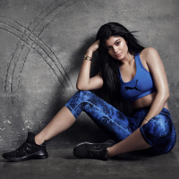 Kylie Jenner sportive et sexy pour Puma !