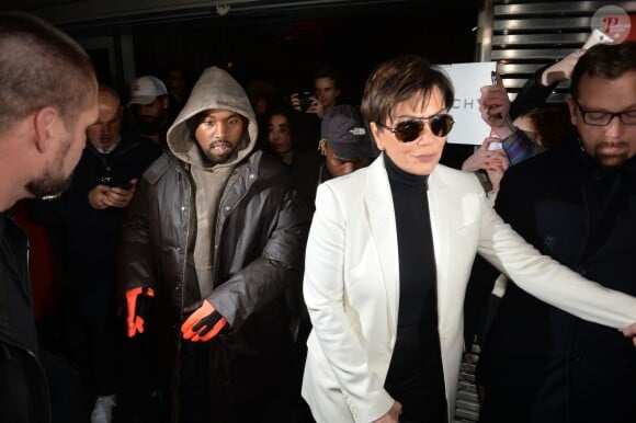 Kanye West et Kris Jenner à la sortie du défilé "Givenchy" PAP automne/hiver 2016-2017 à Paris le 6 mars 2016 © CVS/Veeren/Bestimage