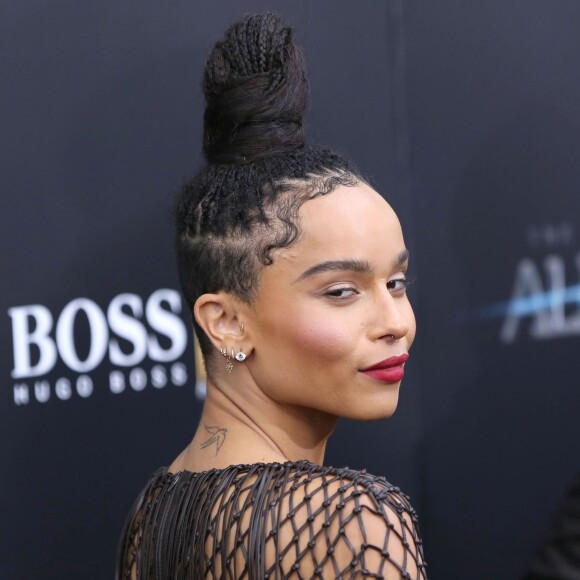 Zoë Kravitz (robe Valentino) - Première du film "Allegiant" (Divergente 3) AMC Loews Lincoln Square 13 à New York, le 14 mars 2016.