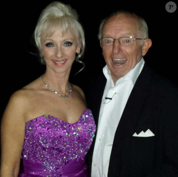 Paul Daniels et son épouse et assistante Debbie McGee, photo Twitter en 2013. Le magicien britannique est mort à 77 ans, emporté par une tumeur cérébrale, le 17 mars 2016.