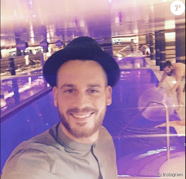 Selfie time pour le beau Raphaël des Anges 7