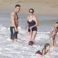 Exclusif : Ben Affleck, Jennifer Garner et leurs enfants Violet, Seraphina et Samuel en vacances sur une plage de Puerto Rico, le 15 juillet 2012