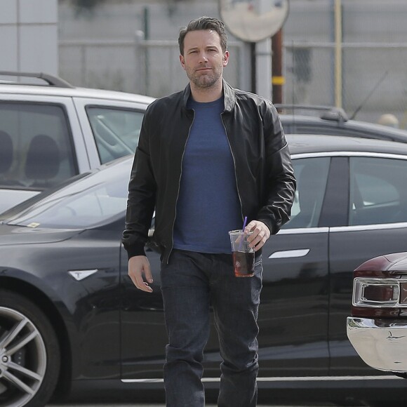 Exclusif - Ben Affleck arrive aux studios de tournage de Santa Monica le 4 Mars 2016.