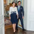Le prince Carl Philip et la princesse Sofia de Suède, enceinte de huit mois, recevait le 10 mars 2016 au palais royal à Stockholm les ambassadeurs des Nations unies.