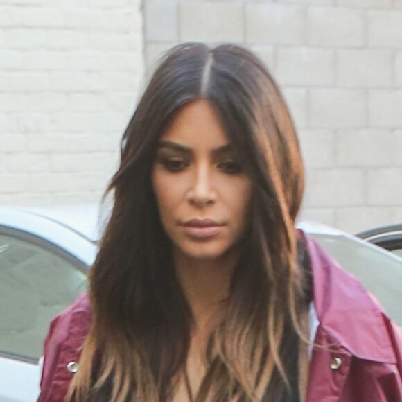 Kim Kardashian quitte le centre medical Epione à Beverly Hills le 18 Mars 2016.