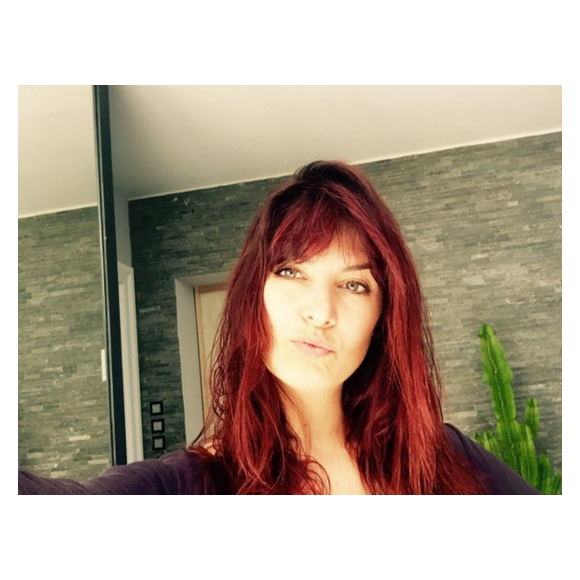 Laetitia Milot dévoile sa nouvelle couleur de cheuveux. Vive le look rouge ! Mars 2016.