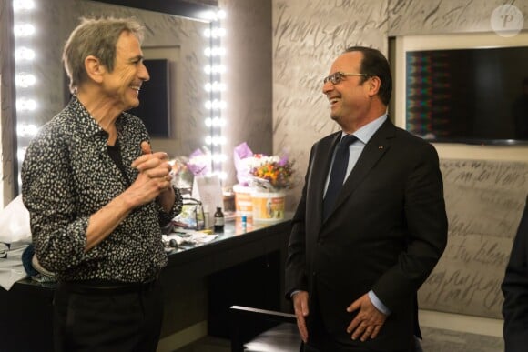 Exclusif - François Hollande, Alain Chamfort - Backstage du concert d'Alain Chamfort à l'Olympia à Paris, le 25 mars 2016. © Cyril Moreau/Bestimage