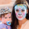 Jade Foret, ses trois enfants, Liva (3 ans), Mila (2 ans) et Nolan (2 mois) à Disneyland Paris pour l'anniversaire de Mila. Mars 2016.